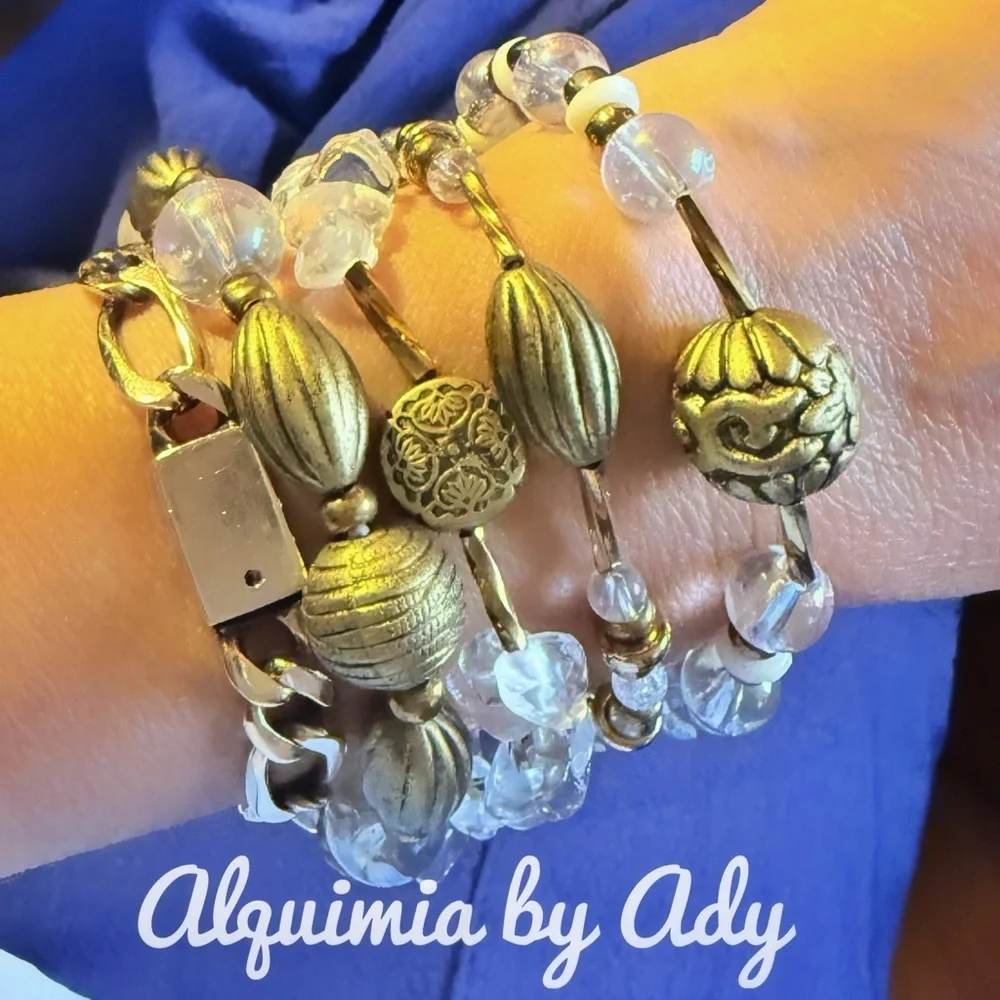 Boho-Vintage Elegant Gold and Clear aura quartz Bracelet